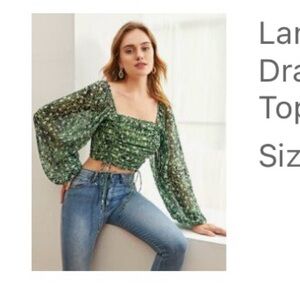 Green leopard lantern sleeve top